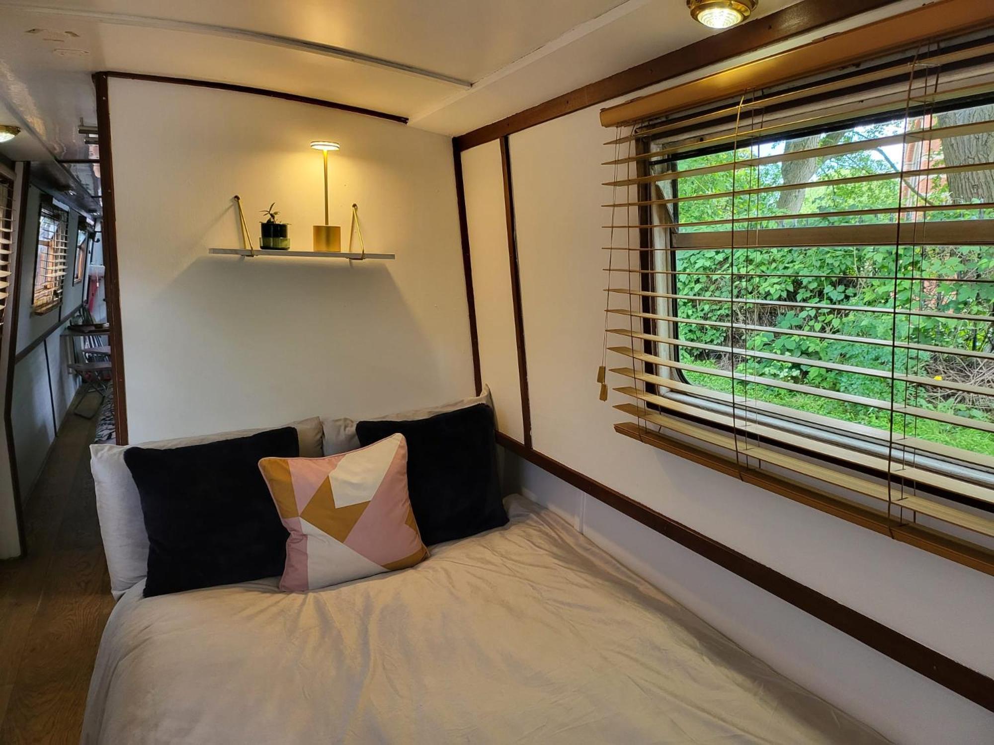 Lovely Canal Boat In Little Venice For Family & Friends London Ngoại thất bức ảnh