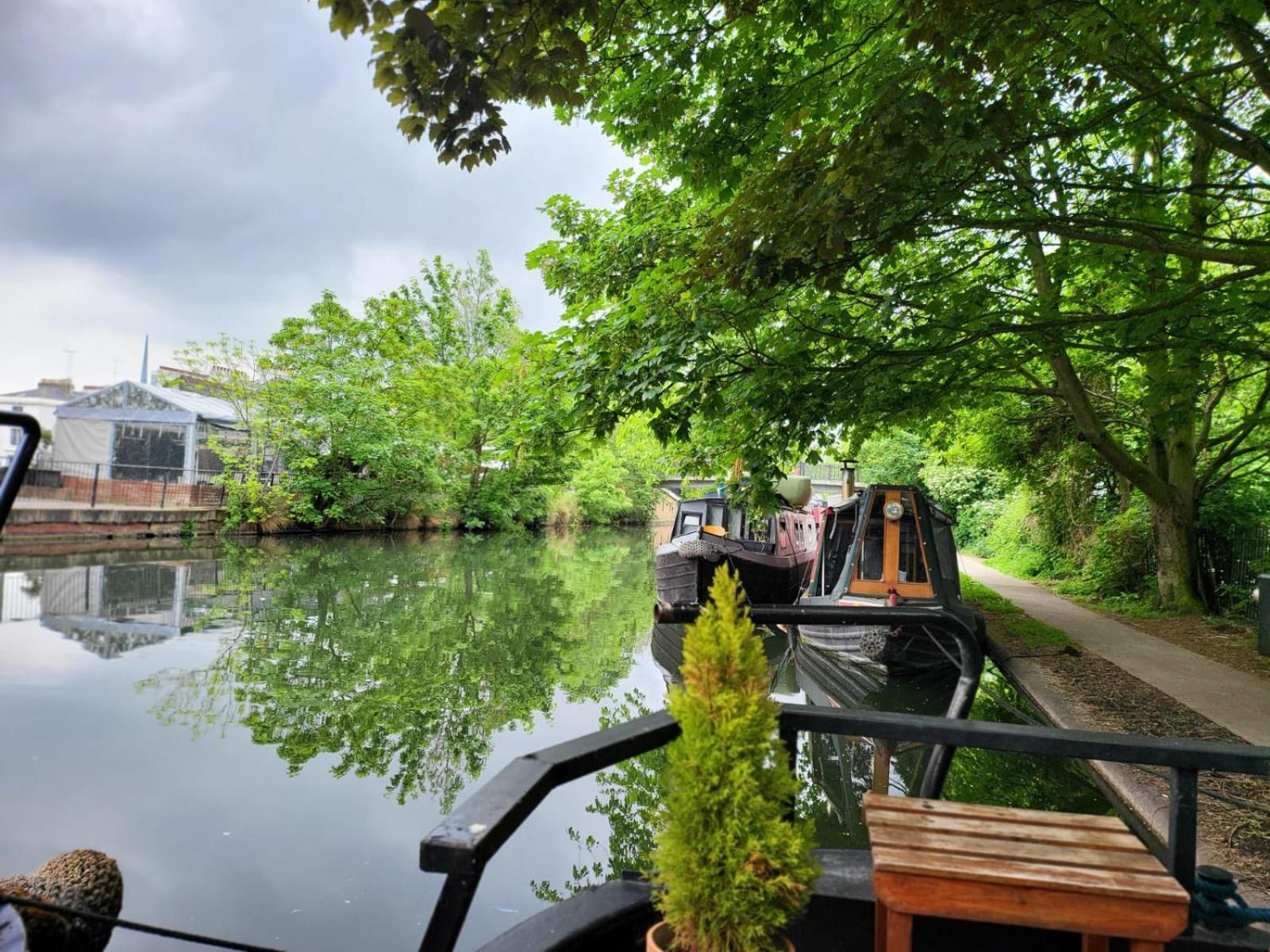 Lovely Canal Boat In Little Venice For Family & Friends London Ngoại thất bức ảnh